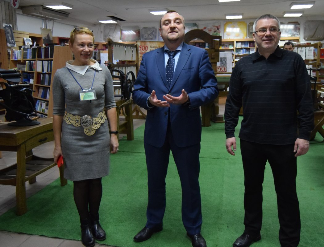 
  Уникальная экспозиция открылась в «Доме книги «Светоч»  
 
