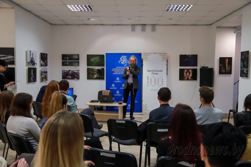 Фотоаппарат для журналиста, как кисточка для художника
