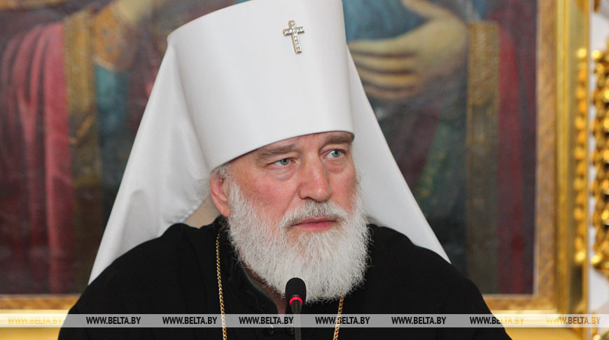 Митрополит Павел призвал верующих в эти дни воздержаться от посещения храмов
