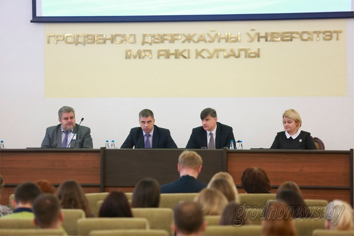 Профессиональный рост журналистов - в центре внимания Мининформа (видео)
