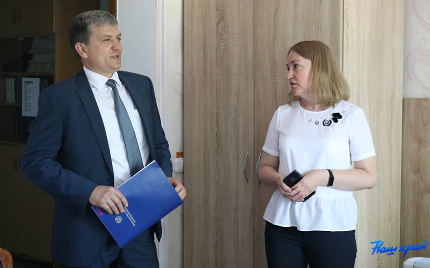 Министр информации посещает Барановичи
