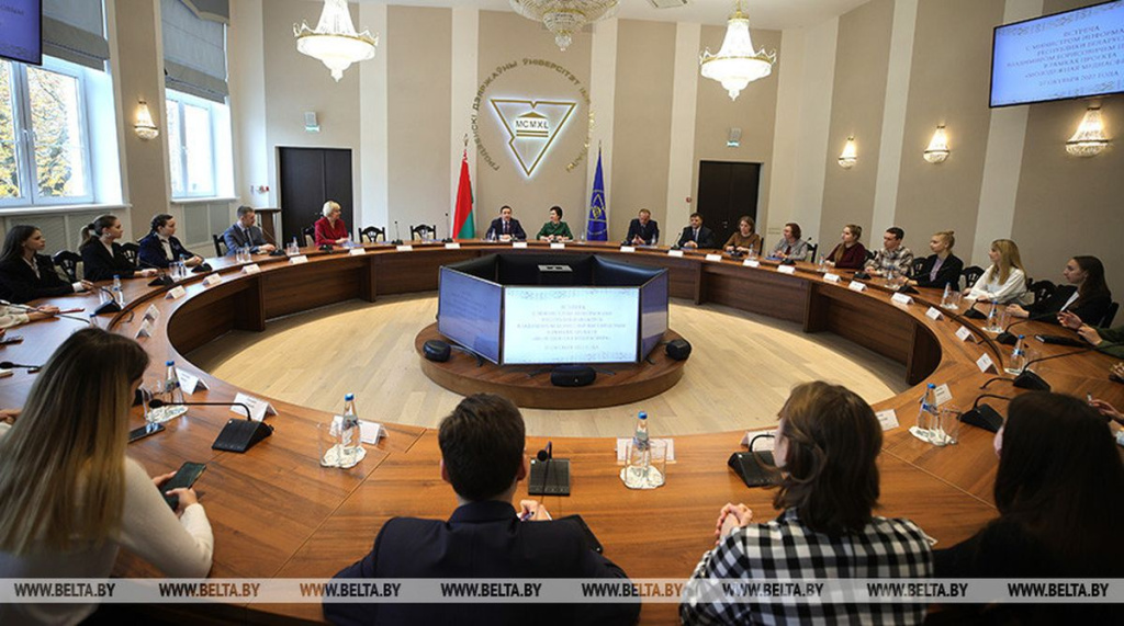 vivebwtlro0q1wz76555unvl528sb3nl.jpg