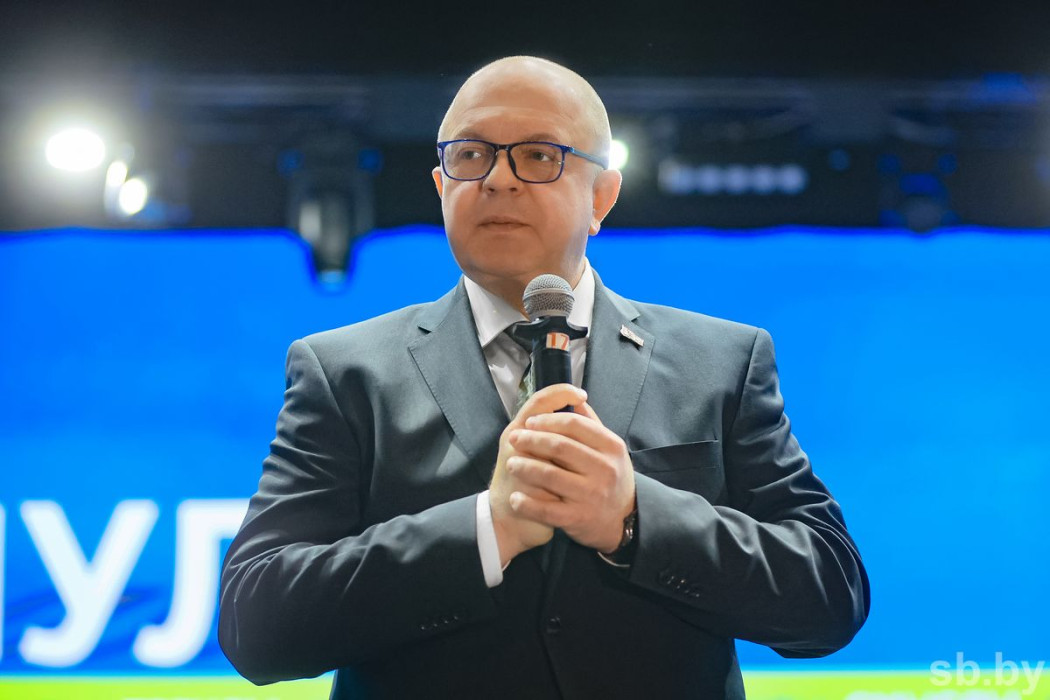 Информационная безопасность и воспитание детей: о чем Дмитрий Жук говорил на проекте «Пульс страны» в Кобрине
